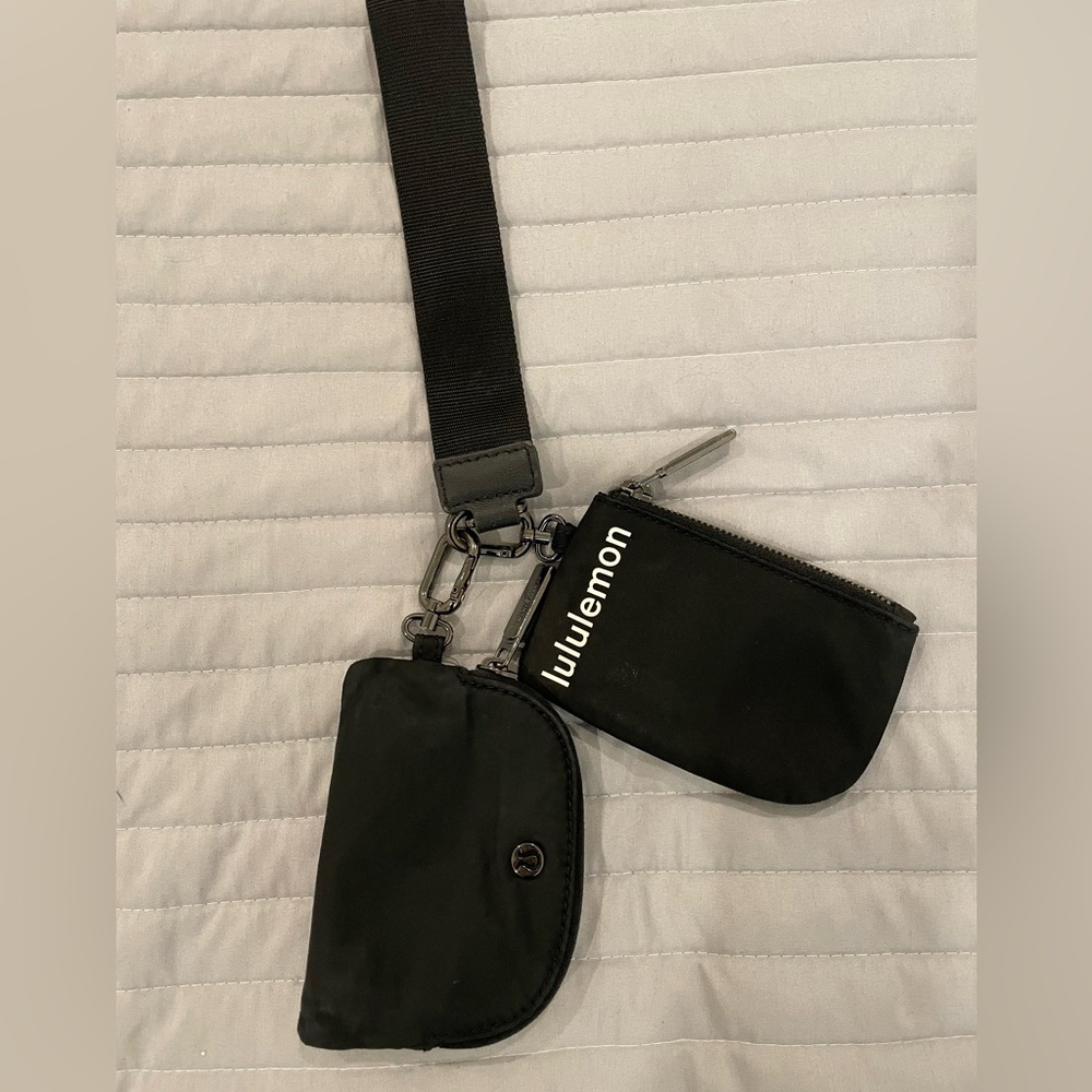 lululemon athletica dual wristlet wallet